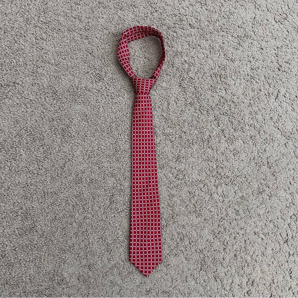 Chaps 100% Silk Classic Red Patterned Tie